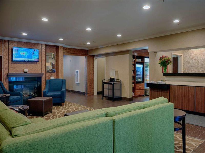 Comfort Inn & Suites North Dallas-Addison Eksteriør billede