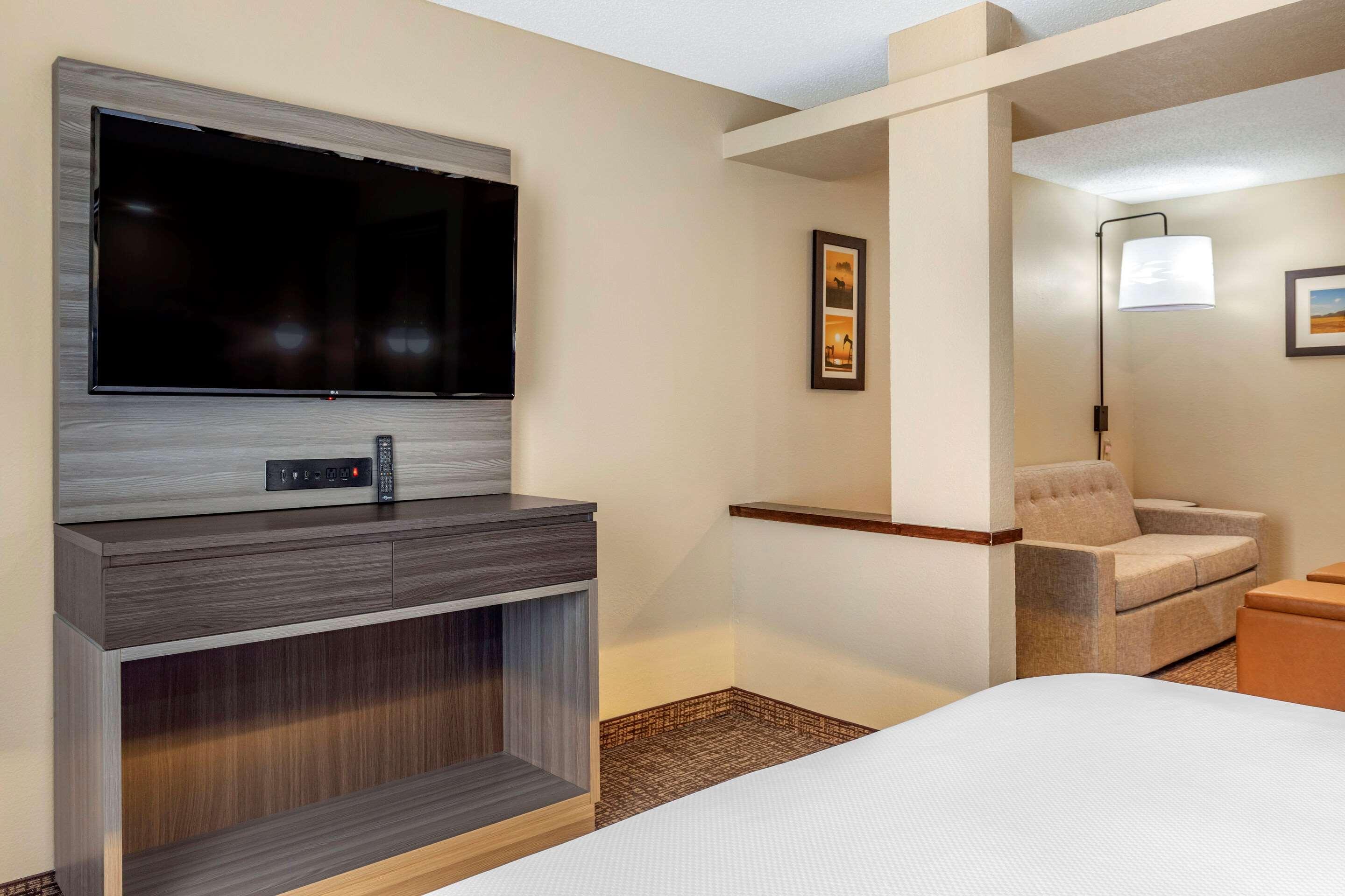 Comfort Inn & Suites North Dallas-Addison Eksteriør billede