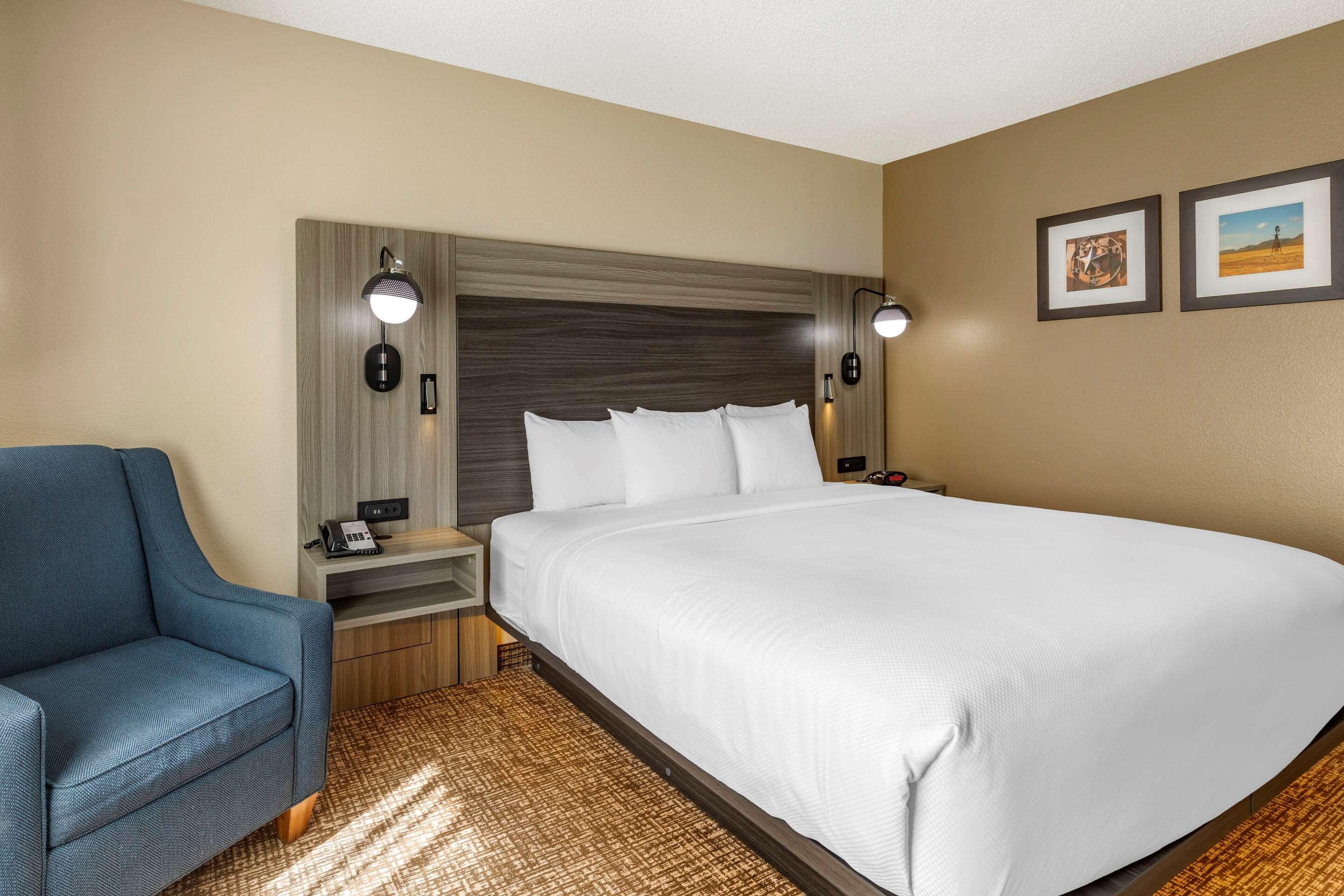 Comfort Inn & Suites North Dallas-Addison Eksteriør billede