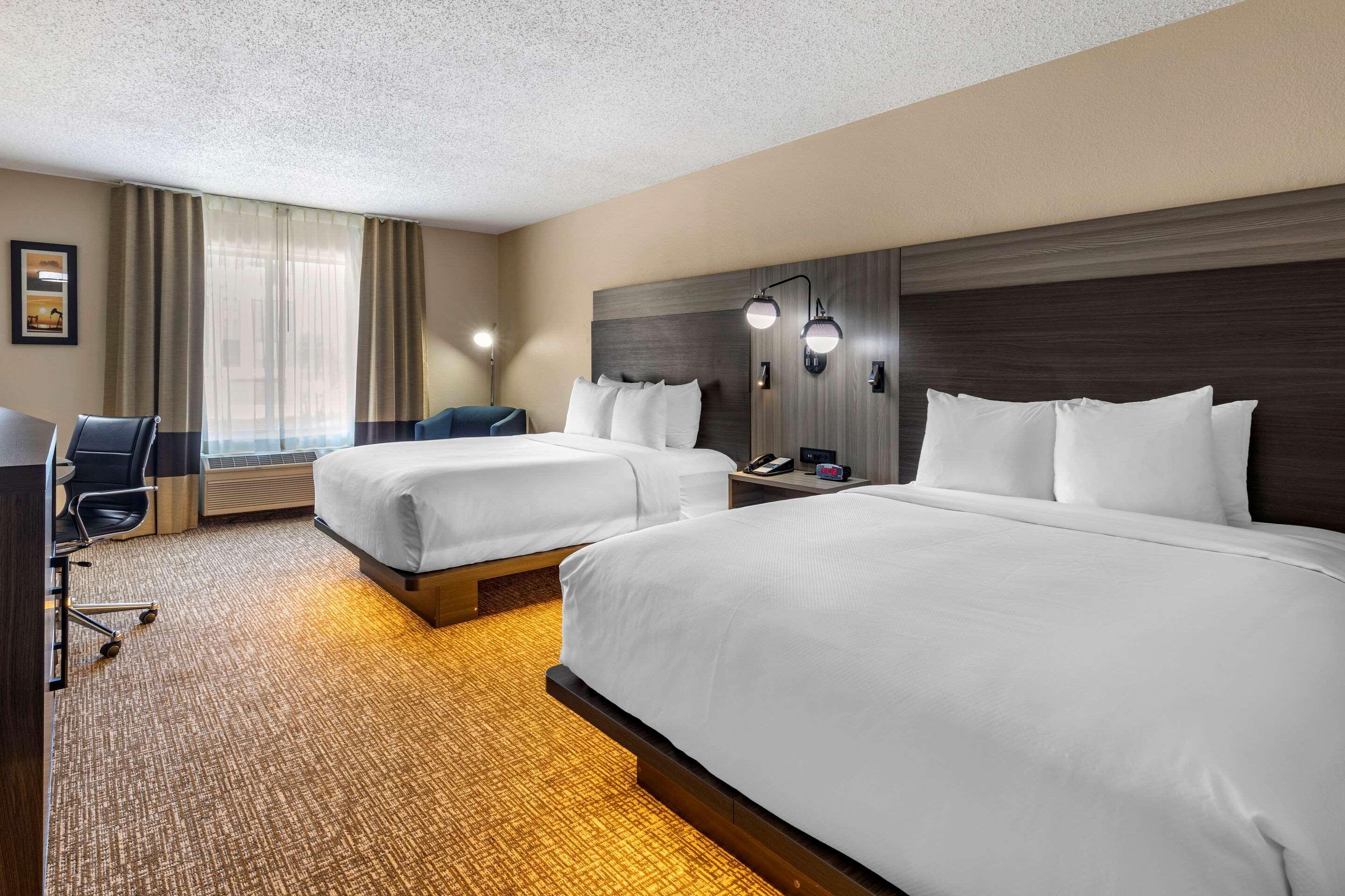 Comfort Inn & Suites North Dallas-Addison Eksteriør billede