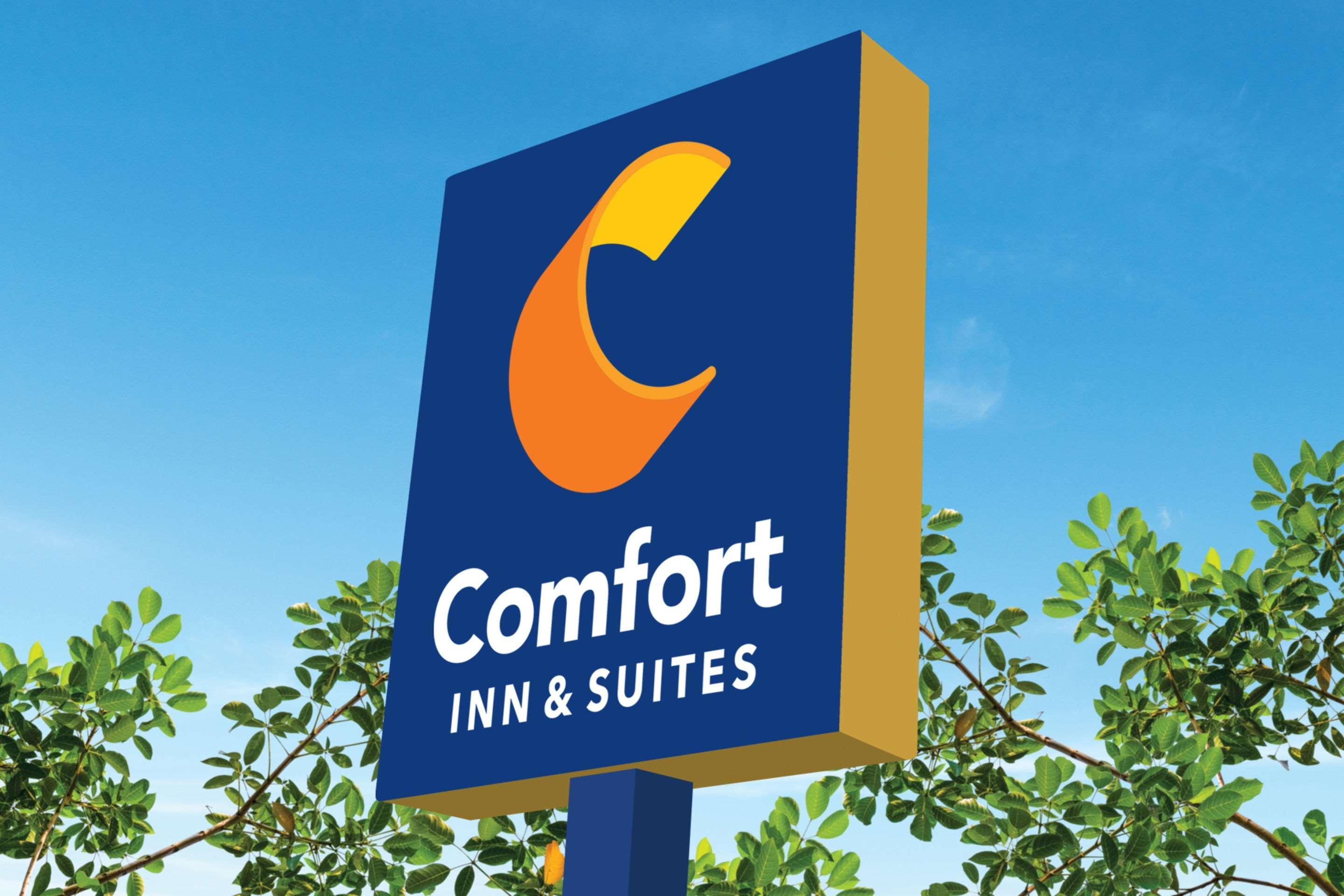 Comfort Inn & Suites North Dallas-Addison Eksteriør billede