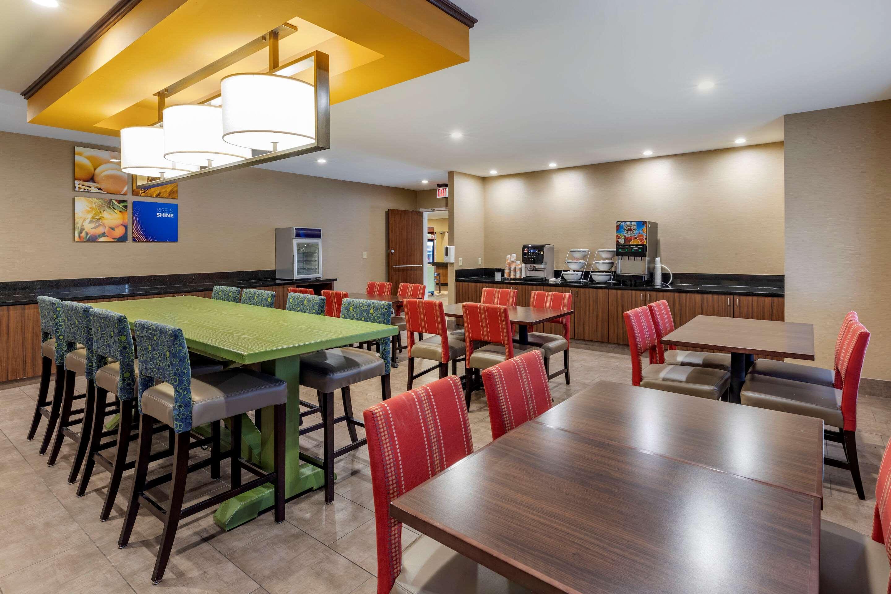 Comfort Inn & Suites North Dallas-Addison Eksteriør billede
