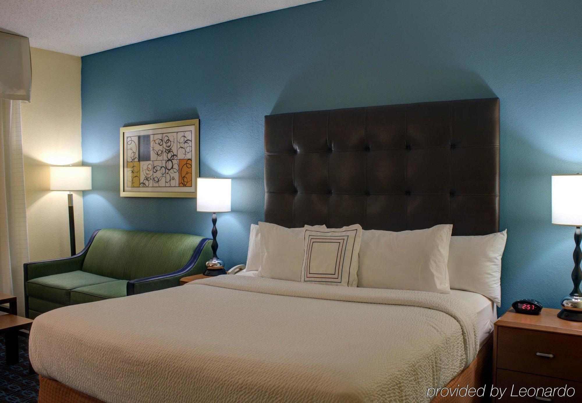 Comfort Inn & Suites North Dallas-Addison Eksteriør billede