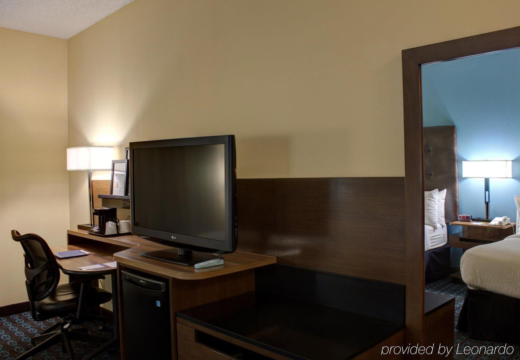 Comfort Inn & Suites North Dallas-Addison Eksteriør billede