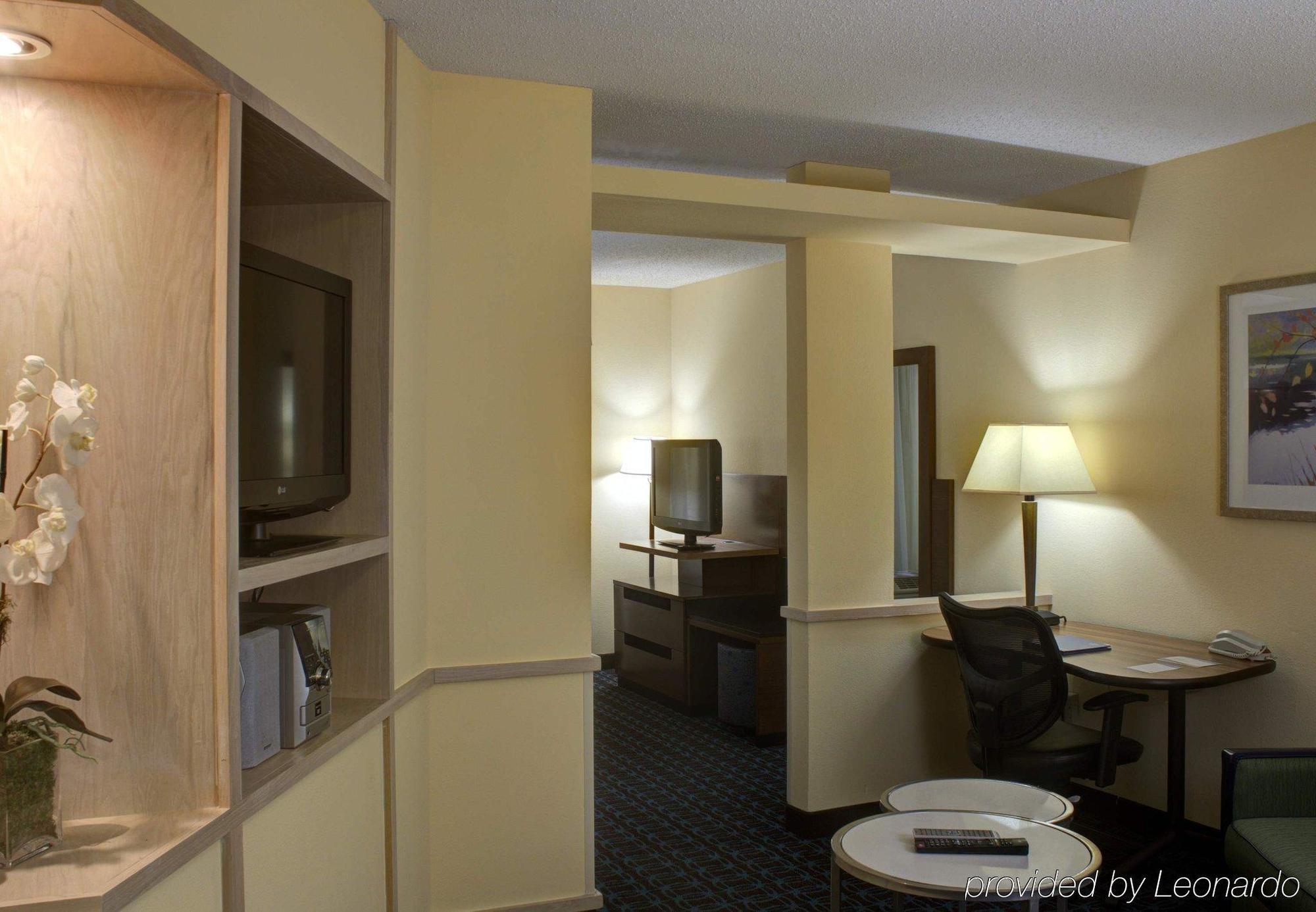 Comfort Inn & Suites North Dallas-Addison Eksteriør billede
