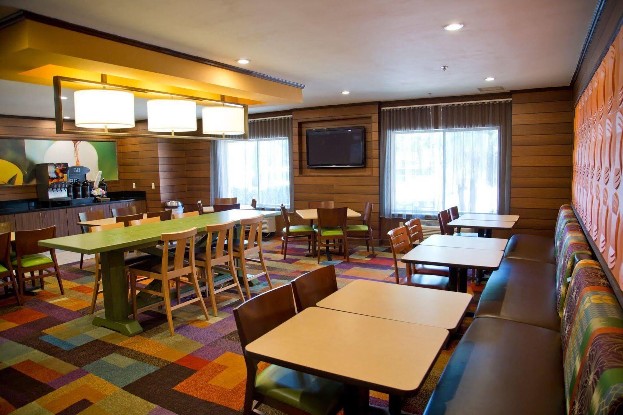 Comfort Inn & Suites North Dallas-Addison Eksteriør billede